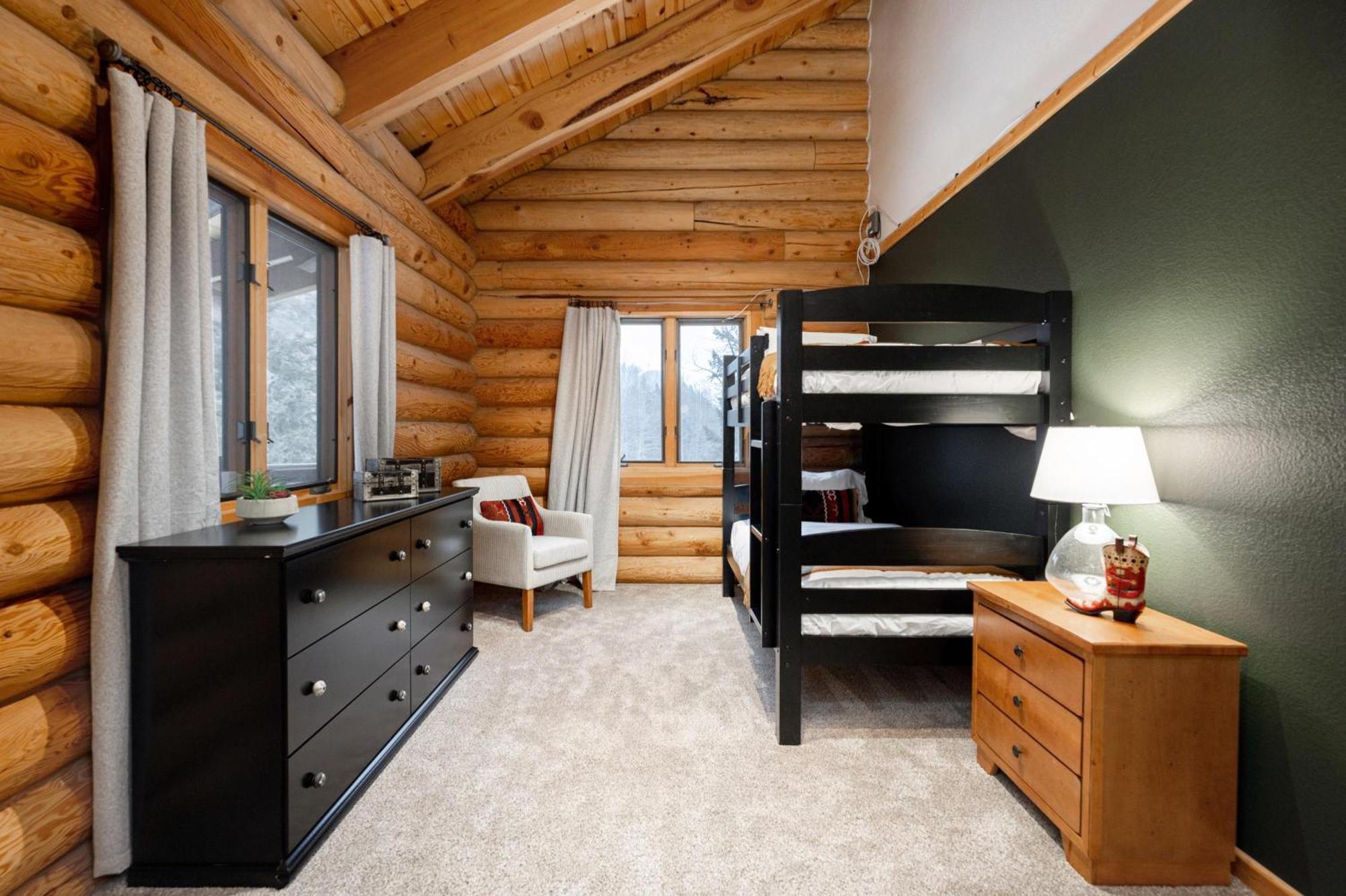 Iconic Log Cabin Escape - Idaho Springs - Hot Tub Exterior photo