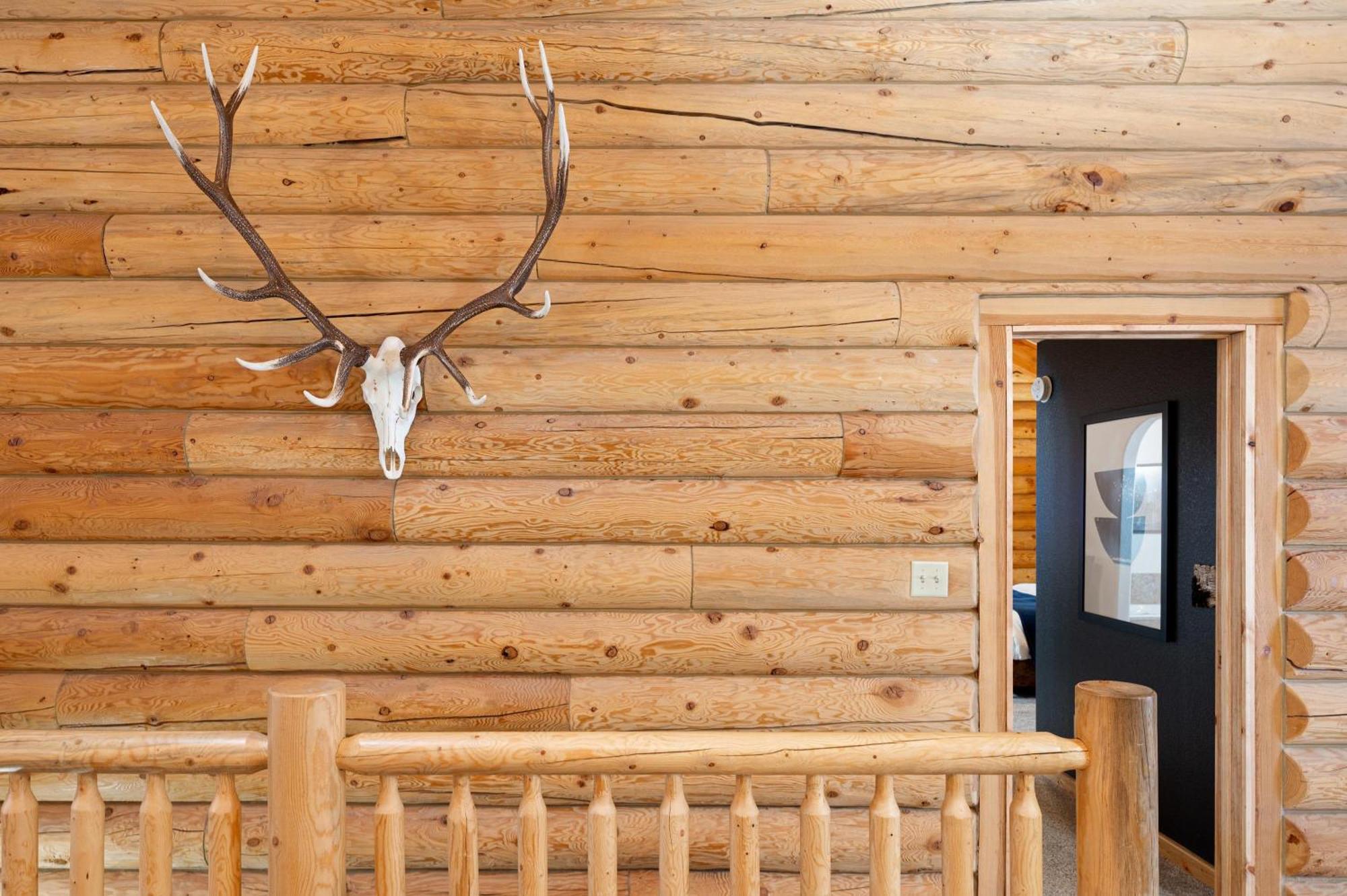 Iconic Log Cabin Escape - Idaho Springs - Hot Tub Exterior photo
